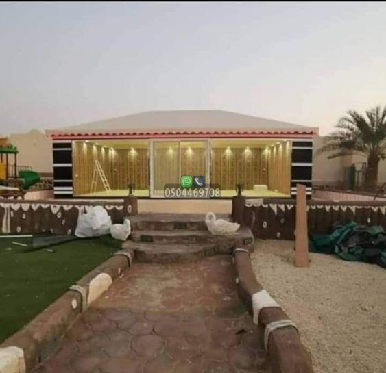 بيوت شعر ومجالس خارجية في جدة: فخامة التصميم وروعة الجلسات